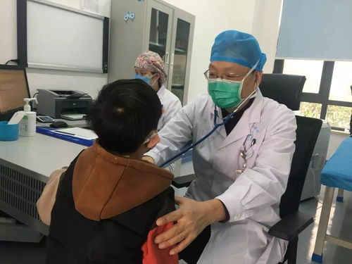 線上便捷問(wèn)診，線下安心看牙 口腔診療服務(wù)的雙重保障